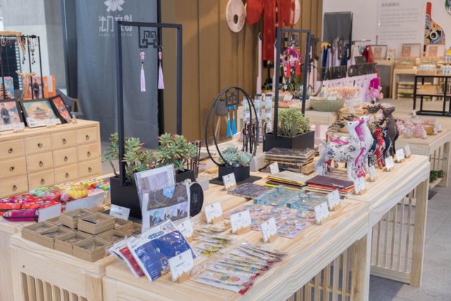 法門文創(chuàng)中心開(kāi)啟藝術(shù)新篇章，千余款文創(chuàng)產(chǎn)品引領(lǐng)工藝新風(fēng)尚